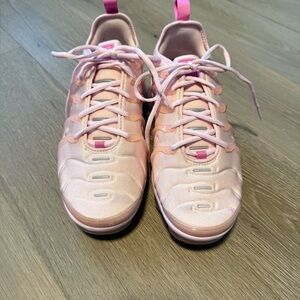 Nike Air Vapormax Plus Pink Women's Lightweight Mesh Sneakers Size 8.5